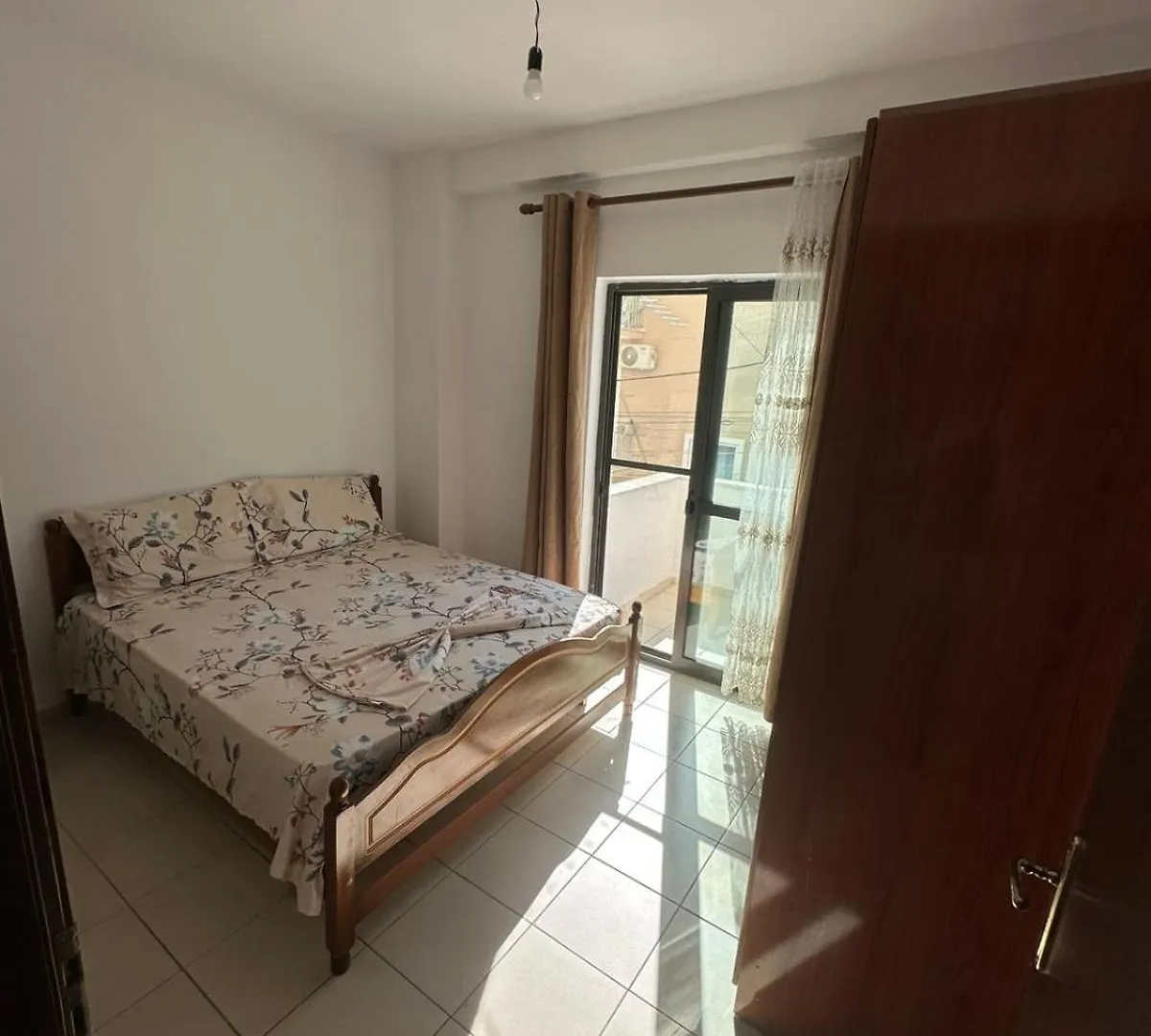 Paulin Guest House Shëngjin 0*,